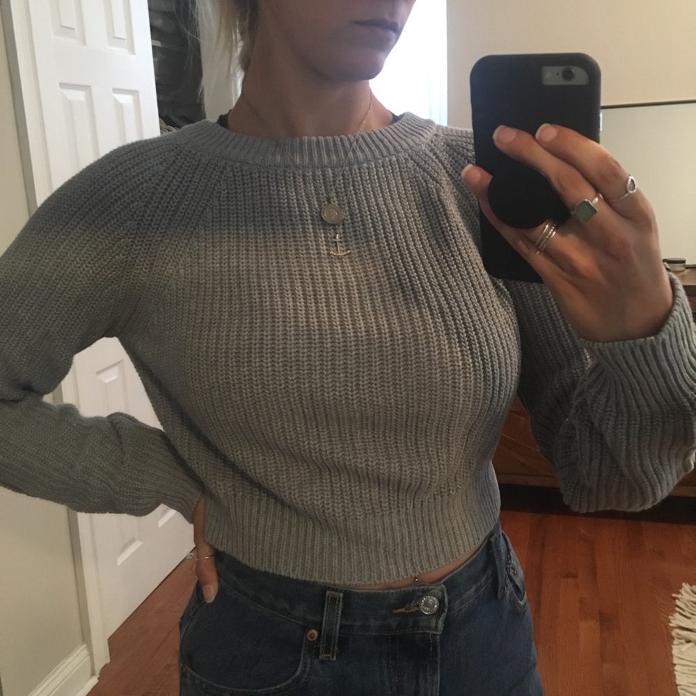 Brandy Melville cropped grey knit sweater